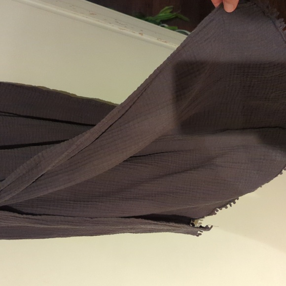 Periwinkle jumpsuit with side slit - Picture 3 of 3